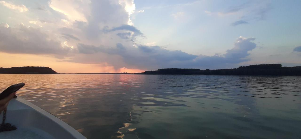 Хотел "Лодката" Tutrakan ภายนอก รูปภาพ