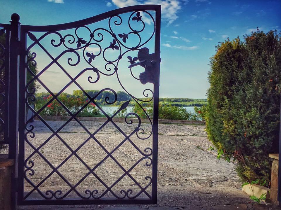 Хотел "Лодката" Tutrakan ภายนอก รูปภาพ